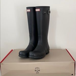 Hunter Men’s Original Tall Rain boots